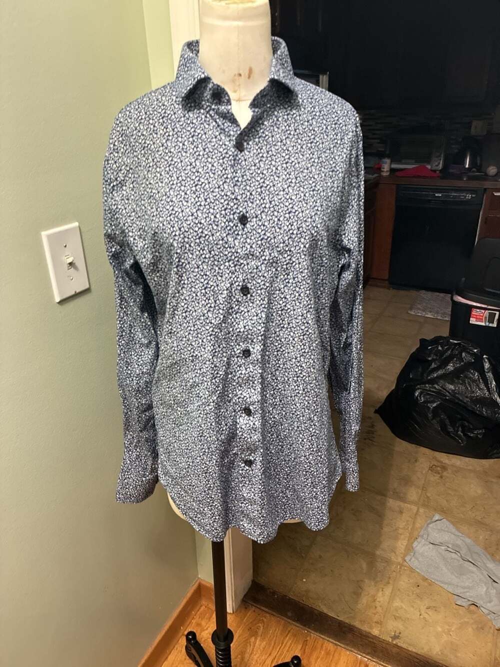 Jared Lang, Designer Brand LS Flip Cuff Floral Pattern, Size Medium